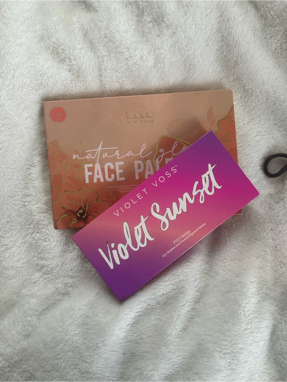 Violet Voss Natural eyeshadow 
Nicole Miller highlighter 
$20 for both or $12 ea